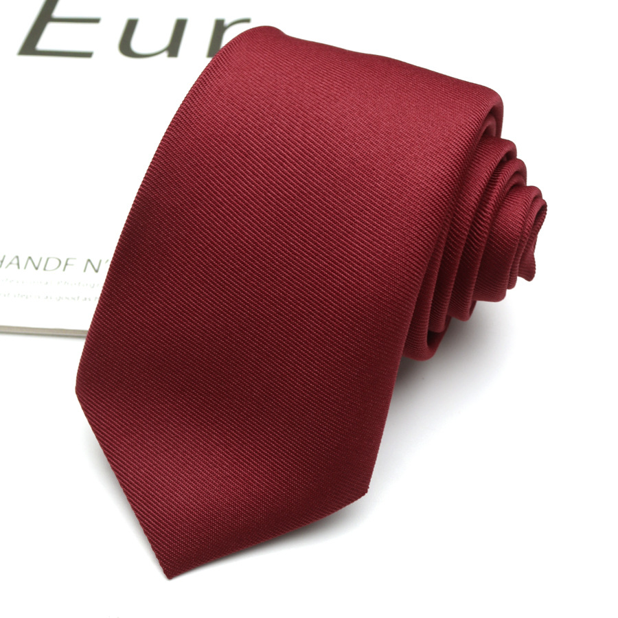 Nouvelle cravate unie faite à  - Office Tech Accessories avis et prix