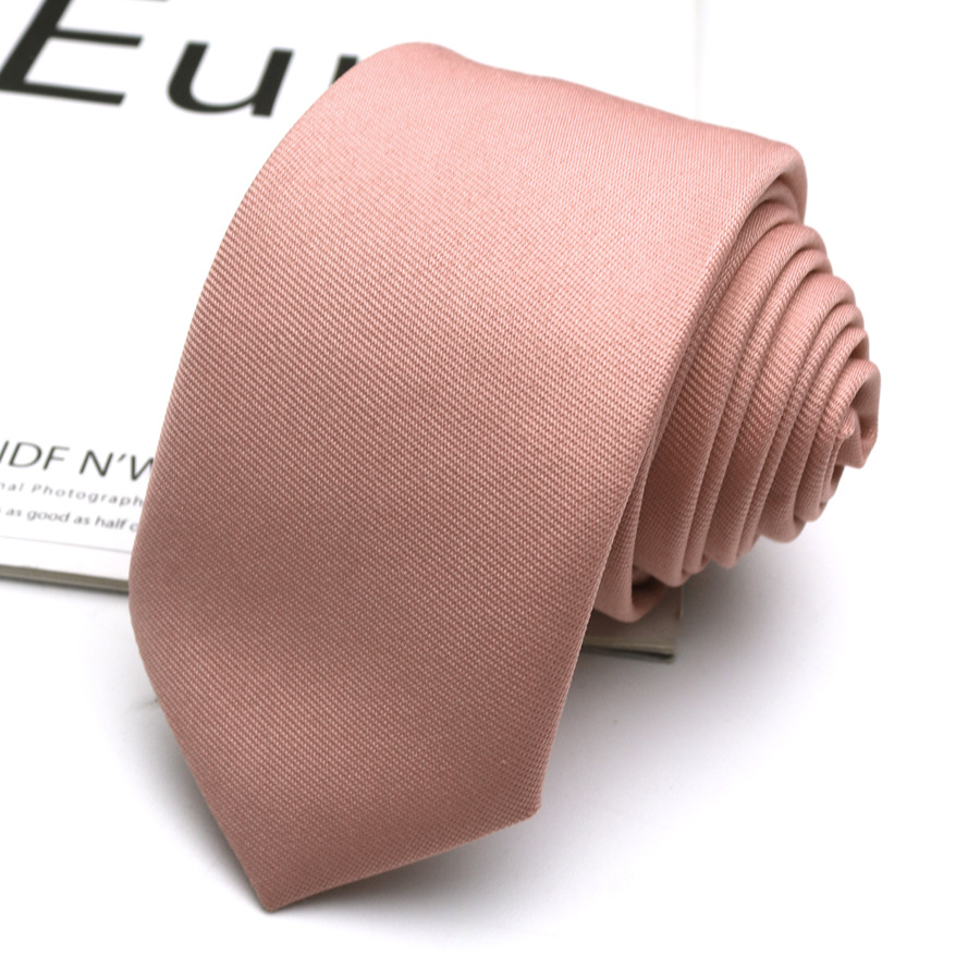 Nouvelle cravate unie faite à  - Office Tech Accessories avis et prix